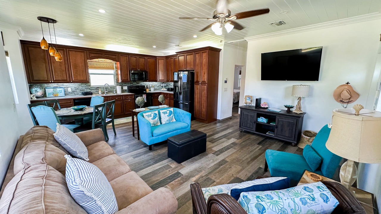 Photo of Livingroom in Spanish Wells