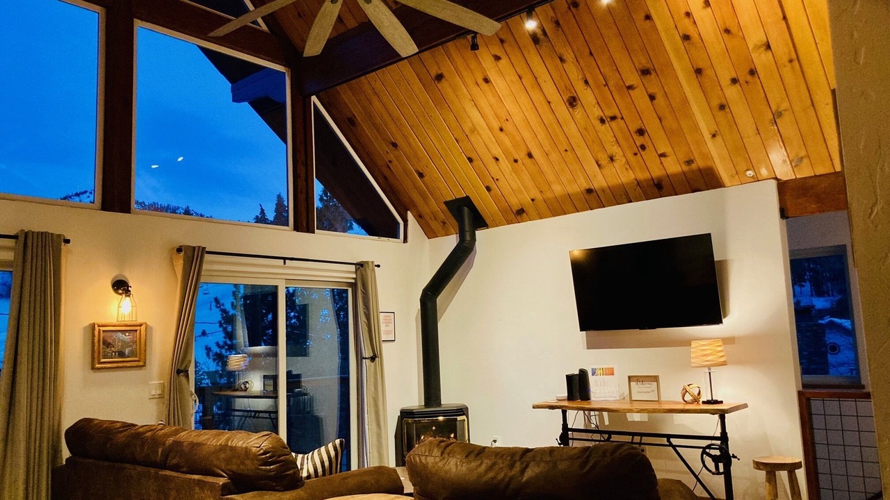Photo of Livingroom in Big Bear Lake