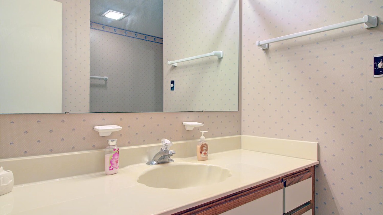 Photo of Bathroom in Oak Island