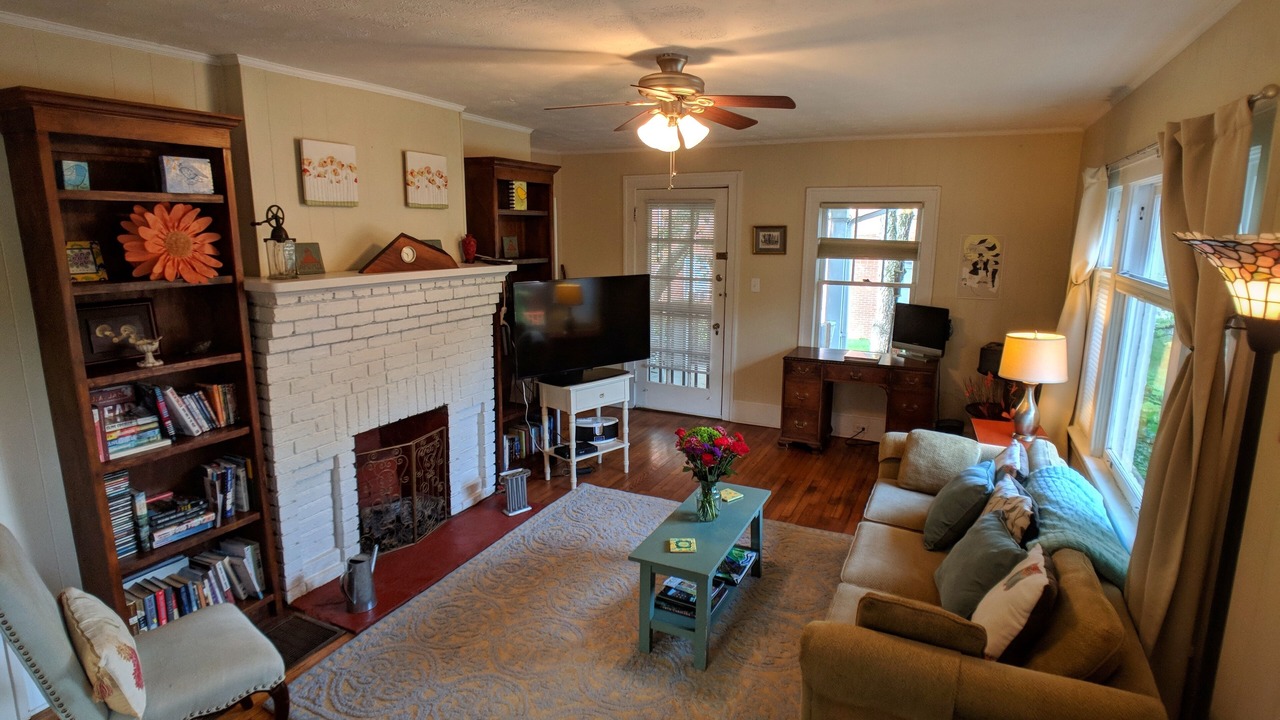 Photo of Livingroom in Historic Montford