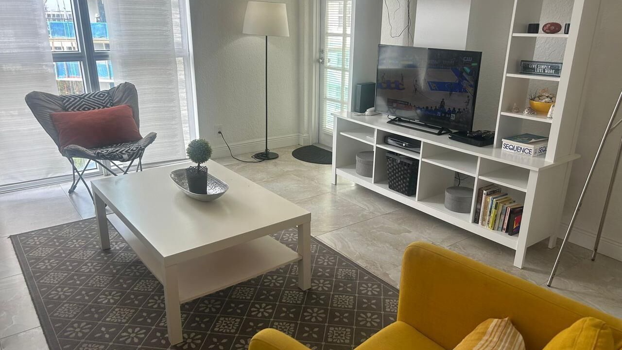 Photo of Livingroom in Hollywood South Central Beach