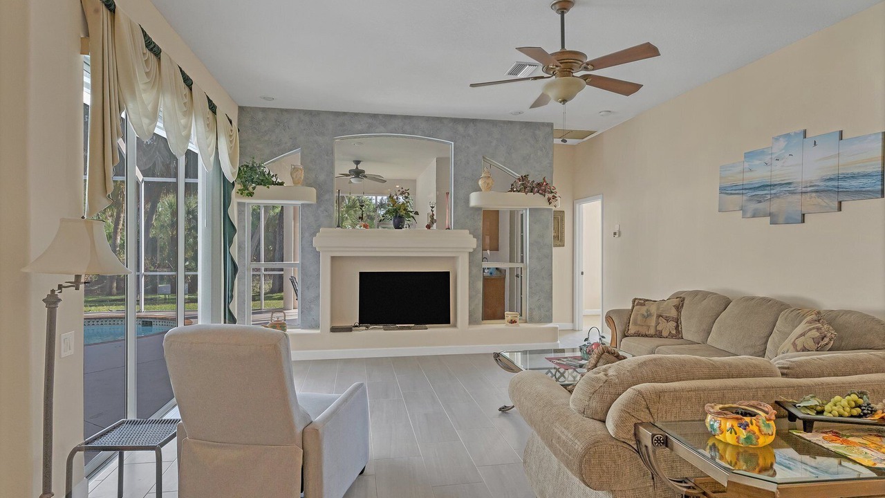 Photo of Livingroom in South Venice