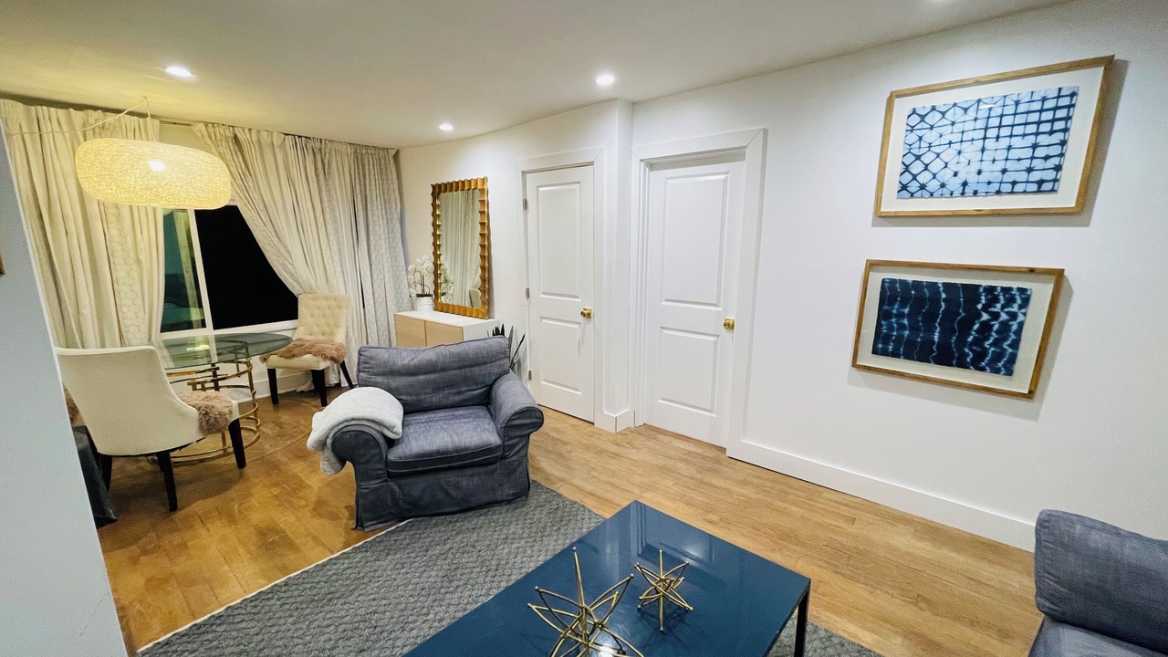 Photo of Livingroom in Downtown