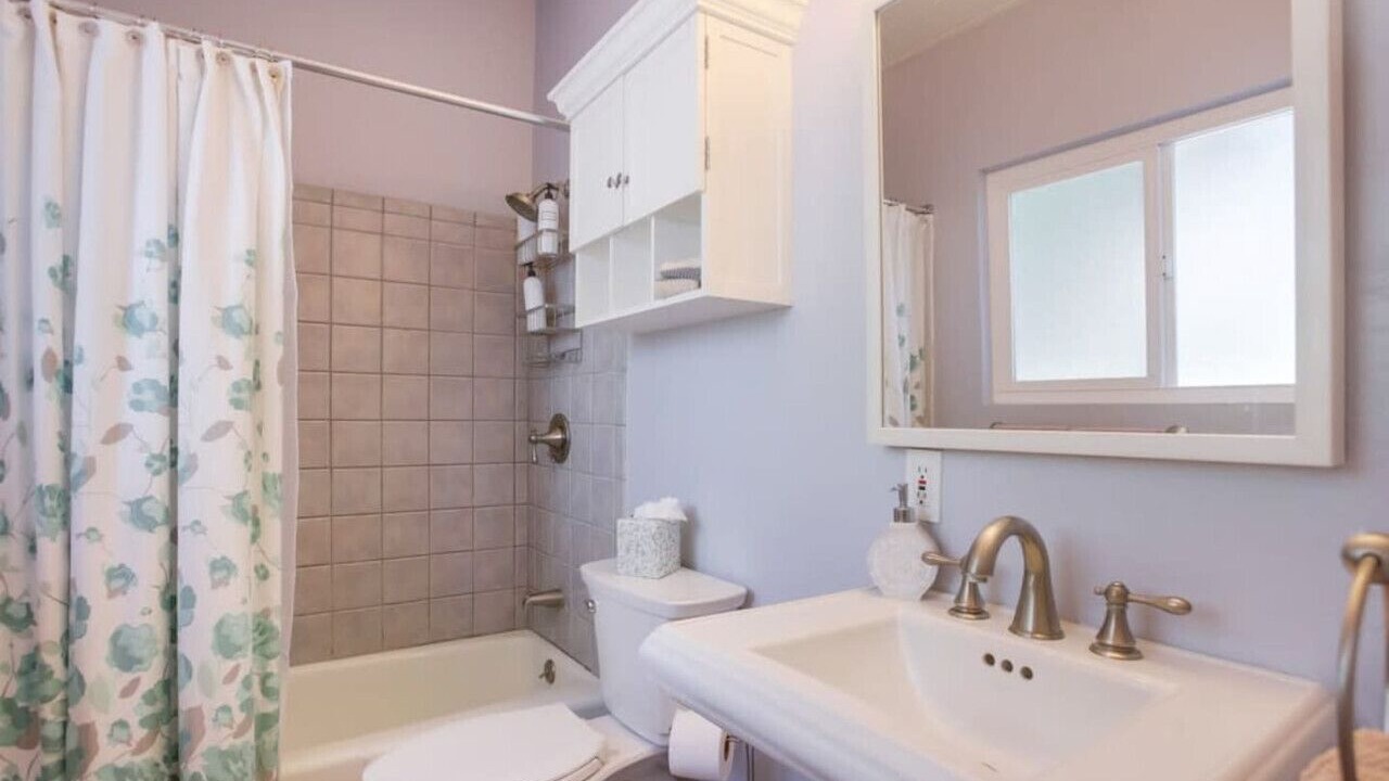 Photo of Bathroom in Cardiff-by-the-Sea
