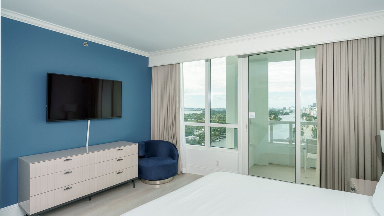 Photo of Bedroom in Mid Beach