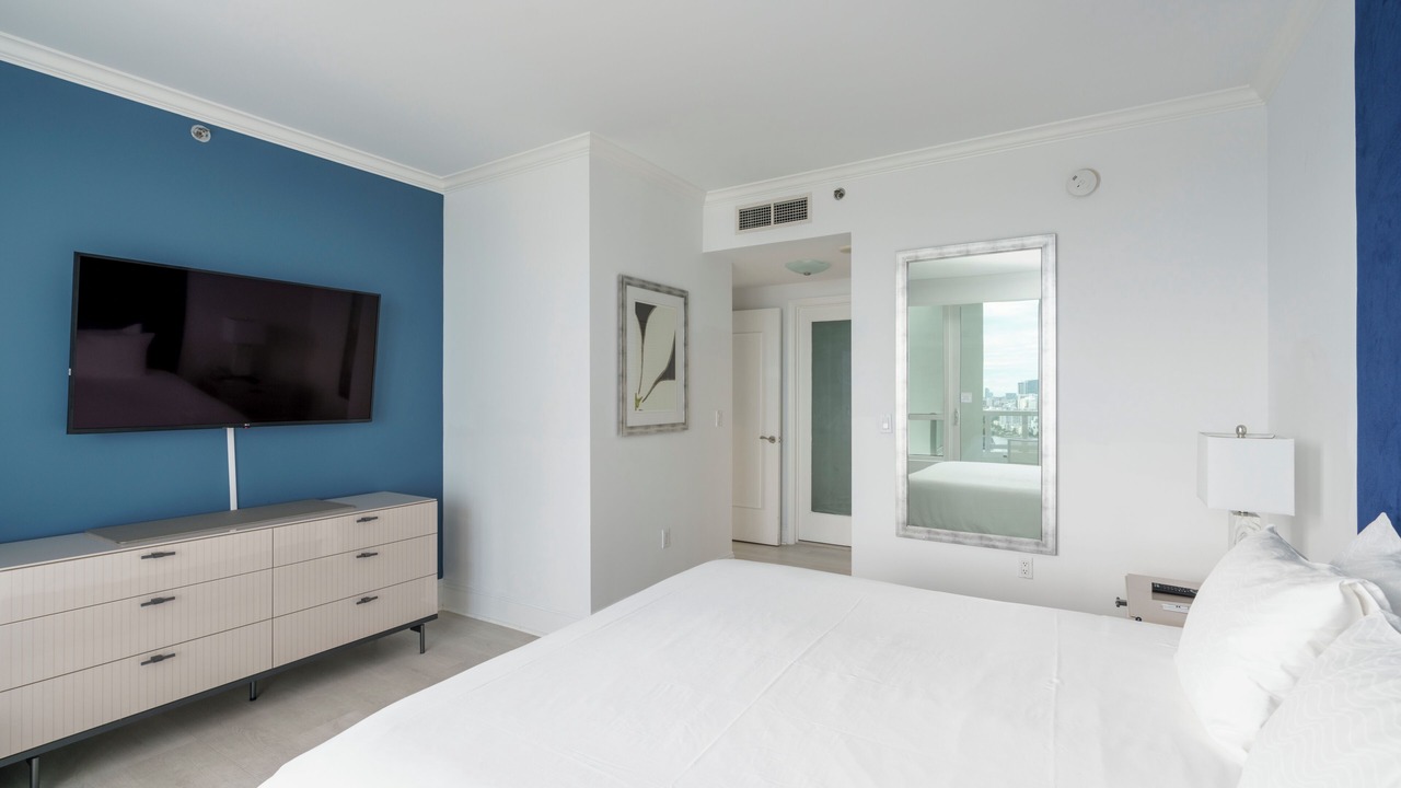 Photo of Bedroom in Mid Beach