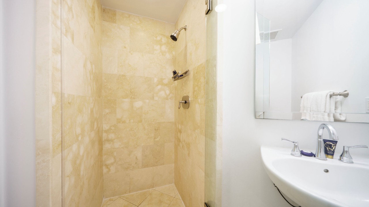 Photo of Bathroom in Mid Beach