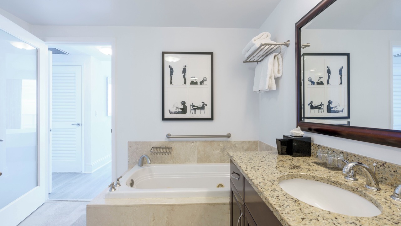 Photo of Bathroom in Mid Beach