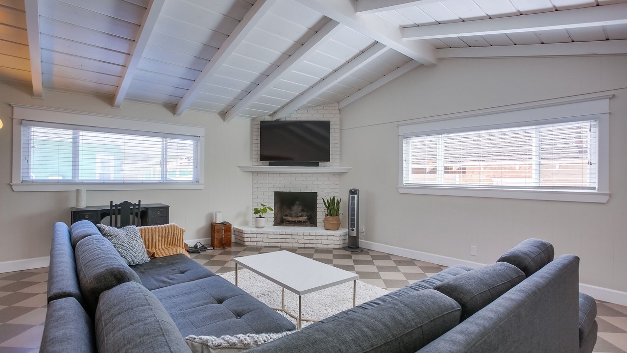 Photo of Livingroom in South Oceanside