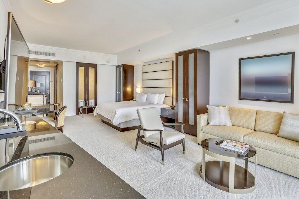 Photo of Bedroom in Mid Beach