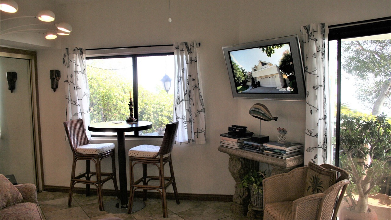 Photo of Livingroom in Western Malibu