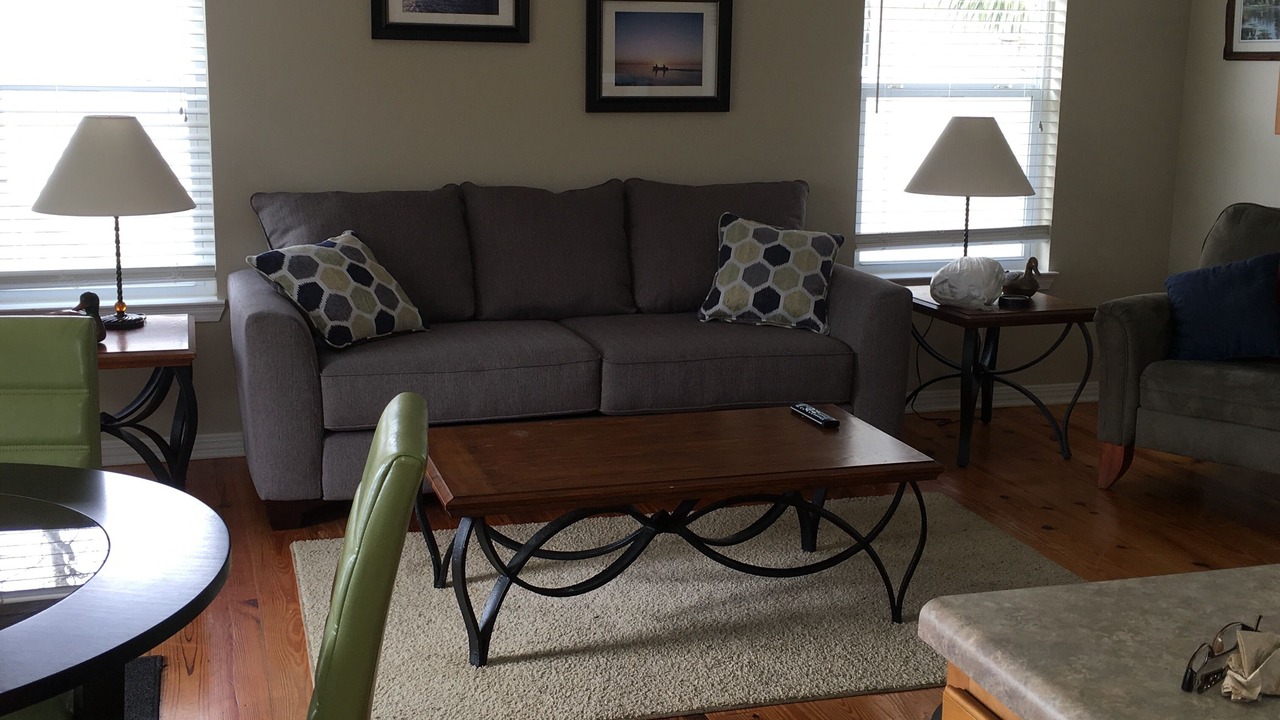 Photo of Livingroom in Foley