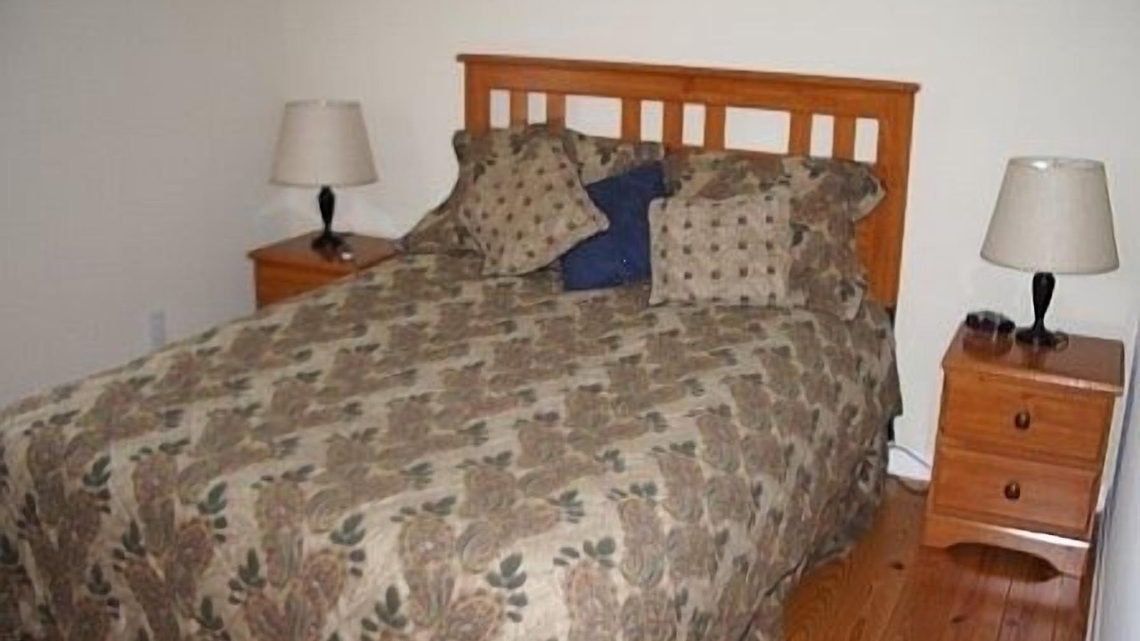 Photo of Bedroom in Foley