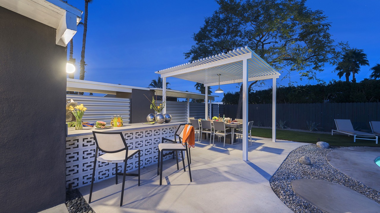 Photo of Outdoor in Racquet Club Estates