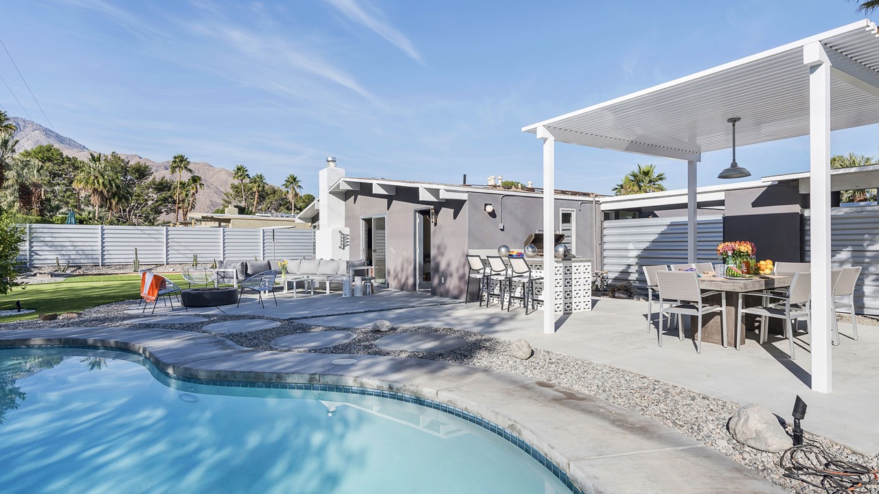 Photo of Outdoor in Racquet Club Estates