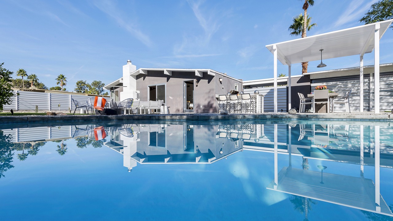 Photo of Outdoor in Racquet Club Estates