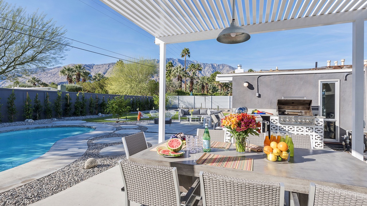 Photo of Outdoor in Racquet Club Estates