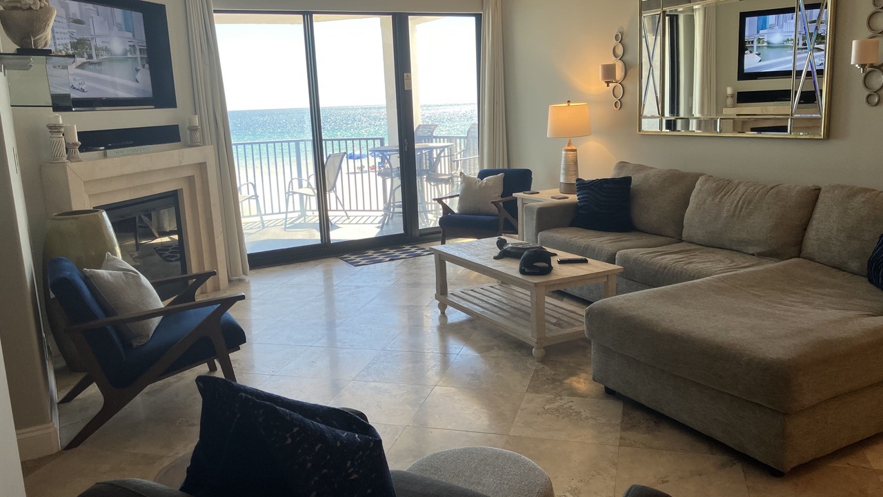 Photo of Livingroom in Orange Beach East