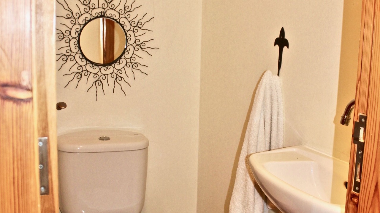 Photo of Bathroom in Charneca