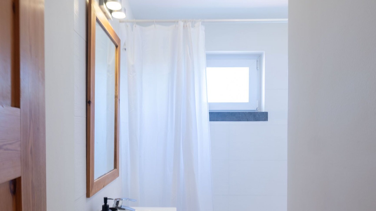 Photo of Bathroom in Charneca