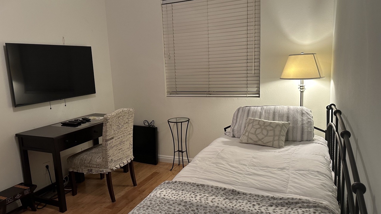 Photo of Bedroom in Aliso Viejo