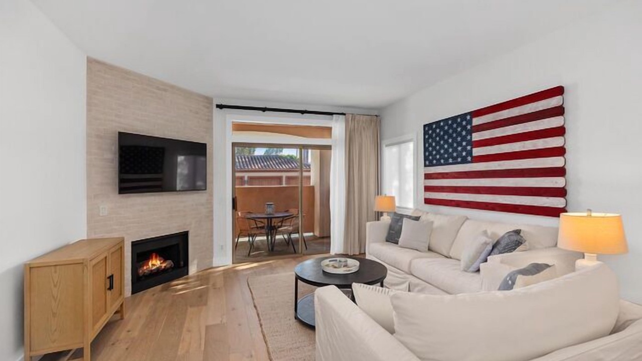Photo of Livingroom in Newport Beach