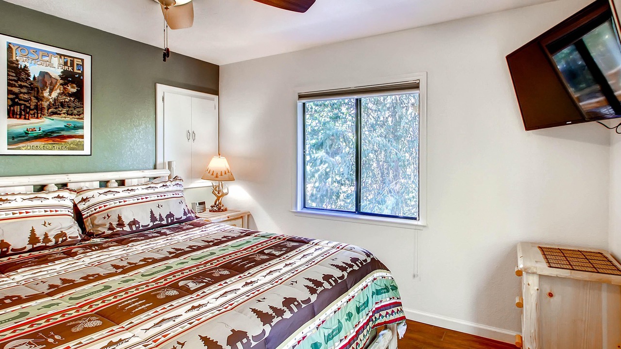 Photo of Bedroom in Yosemite Forks