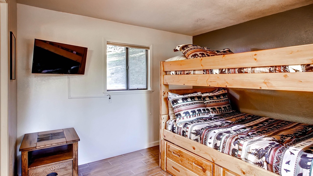 Photo of Bedroom in Yosemite Forks