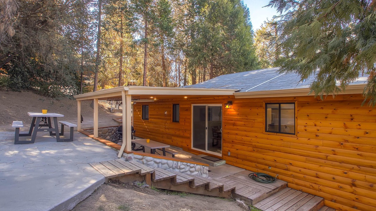 Photo of Patio Balcony in Yosemite Forks