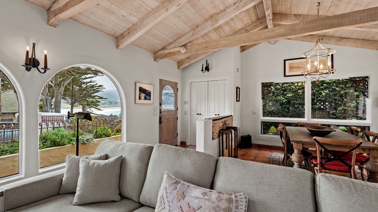 Photo of Livingroom in Carmel Point