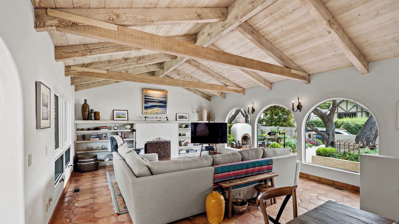 Photo of Livingroom in Carmel Point