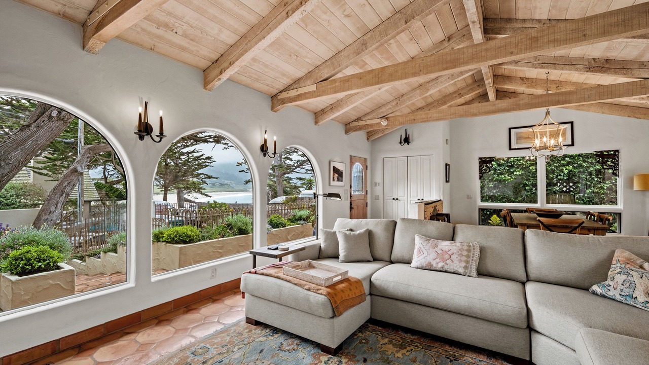 Photo of Livingroom in Carmel Point
