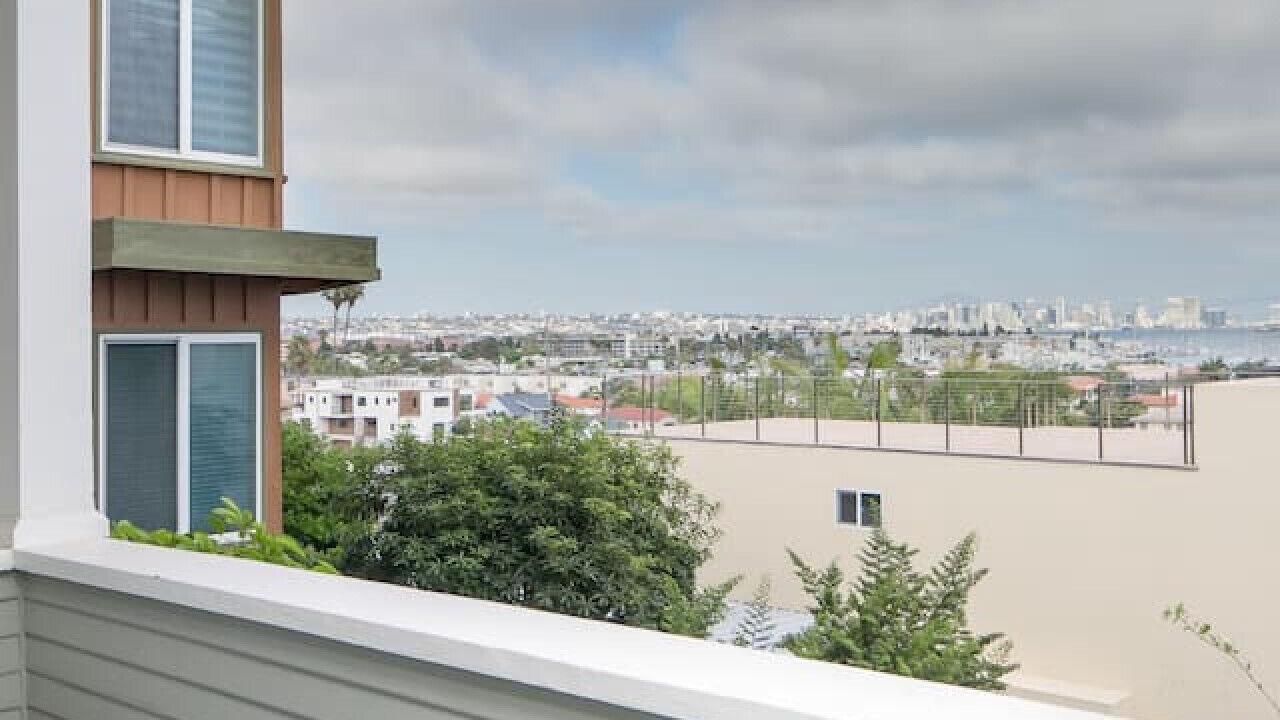 Photo of Patio Balcony in Roseville - Fleet Ridge