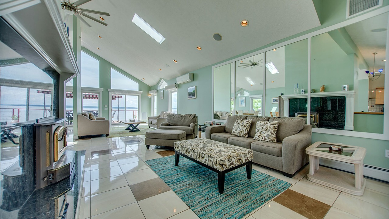 Photo of Livingroom in Town of Varick