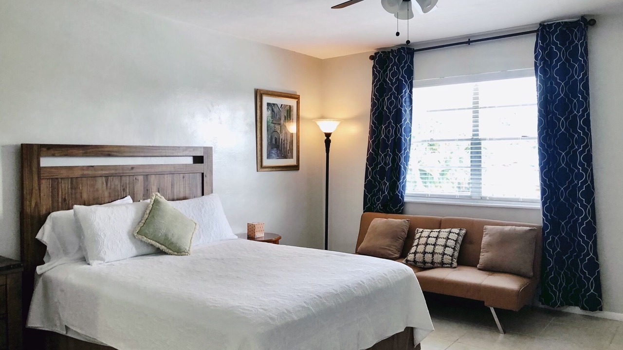 Photo of Bedroom in Dania Beach