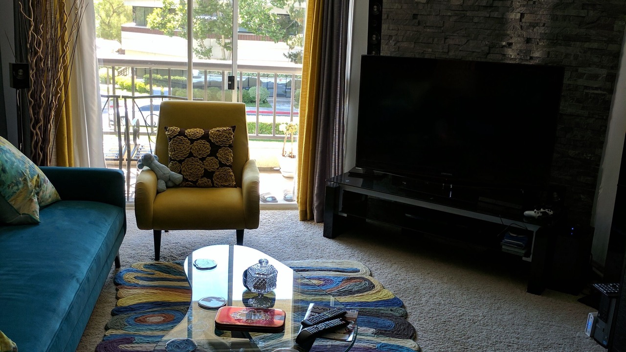 Photo of Livingroom in Warner Center