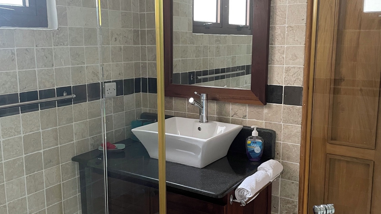 Photo of Bathroom in Glacis