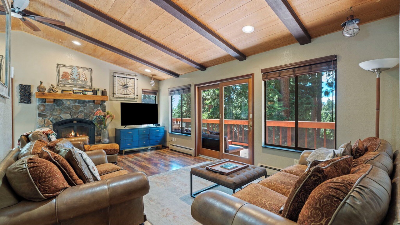 Photo of Livingroom in Zephyr Cove