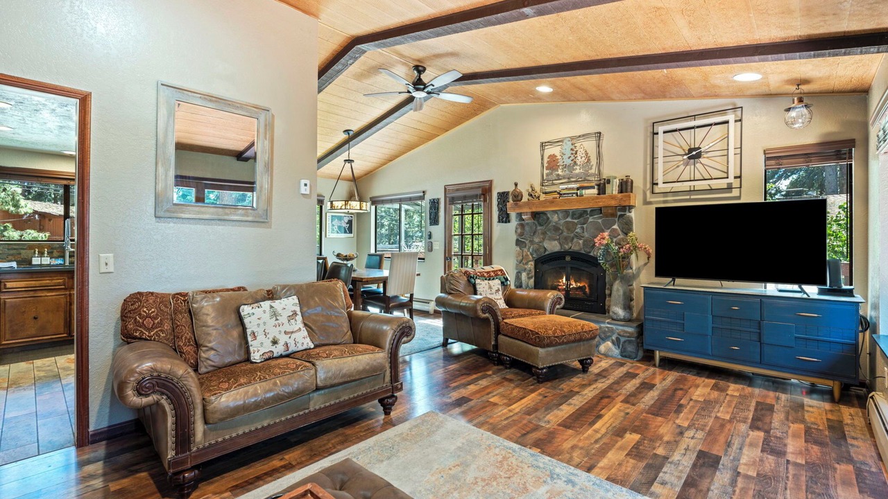 Photo of Livingroom in Zephyr Cove