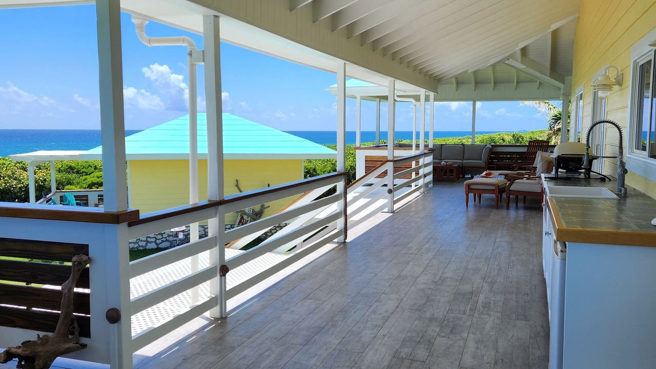 Photo of Patio Balcony in Lubbers Quarters Cay