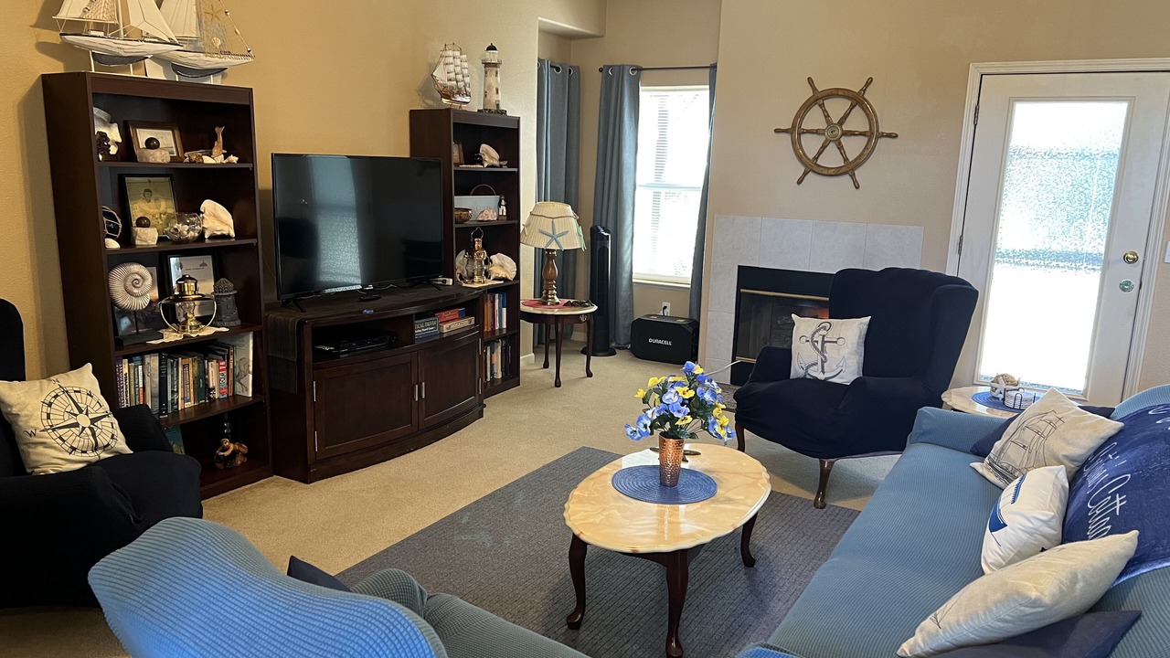 Photo of Livingroom in Ione
