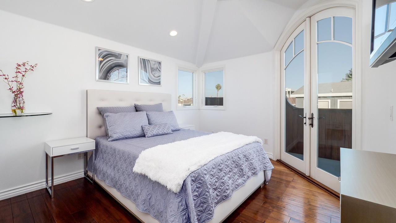 Photo of Bedroom in Balboa Peninsula