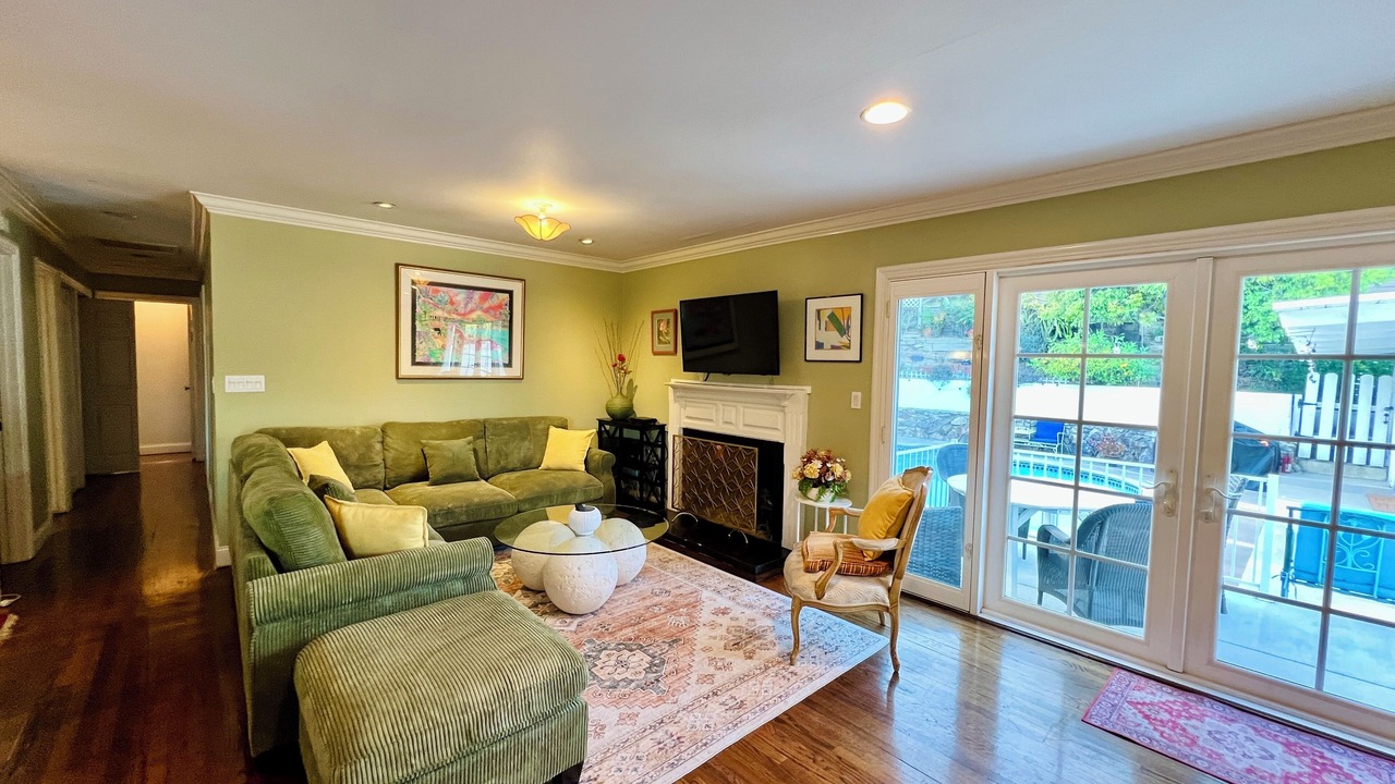 Photo of Livingroom in Monterey Park