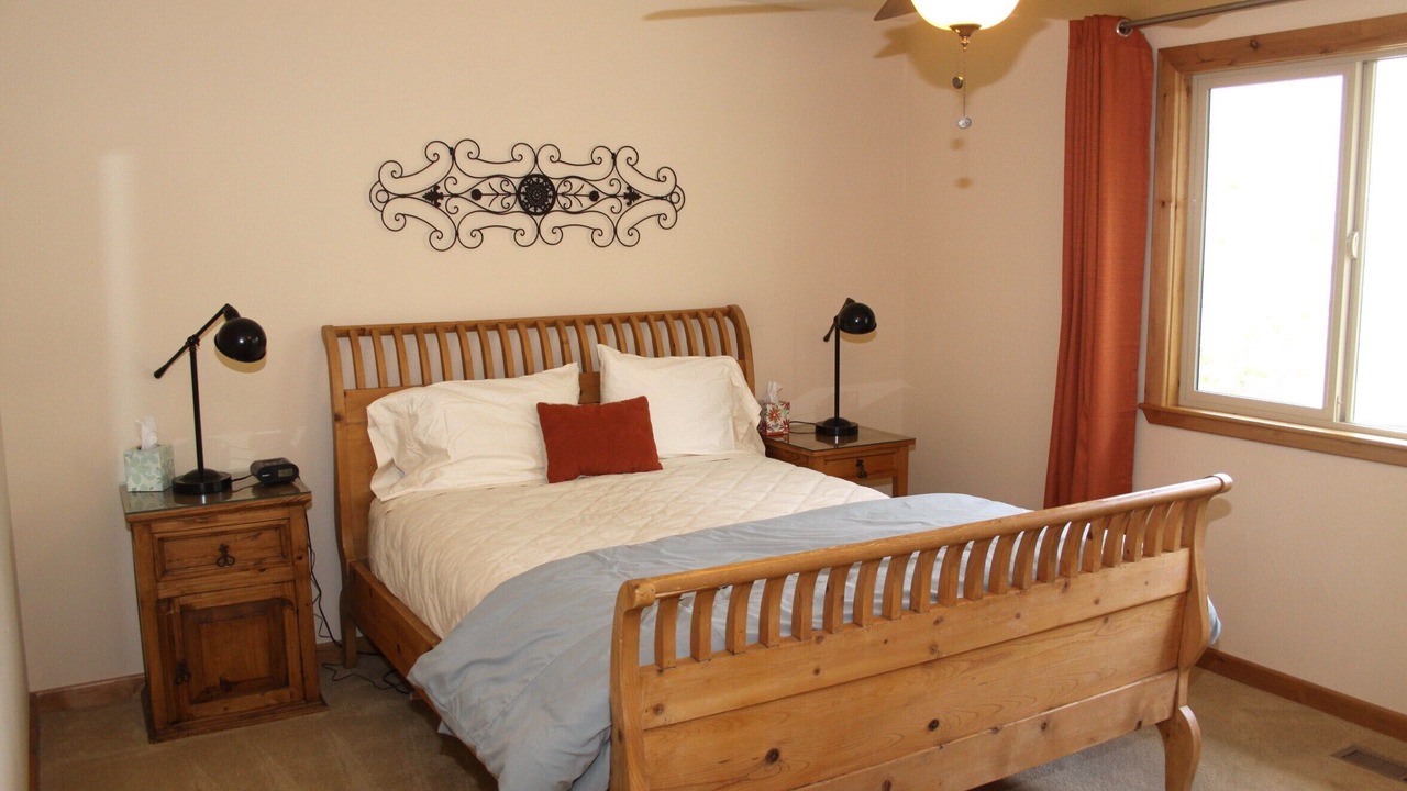 Photo of Bedroom in Lake Forest