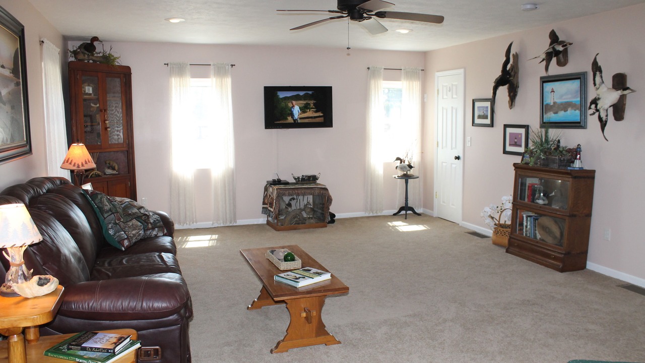 Photo of Livingroom in Lake City