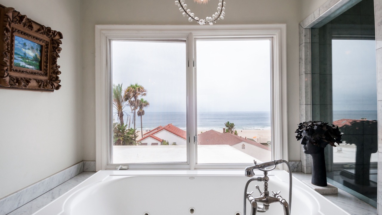 Photo of Bathroom in The Strand