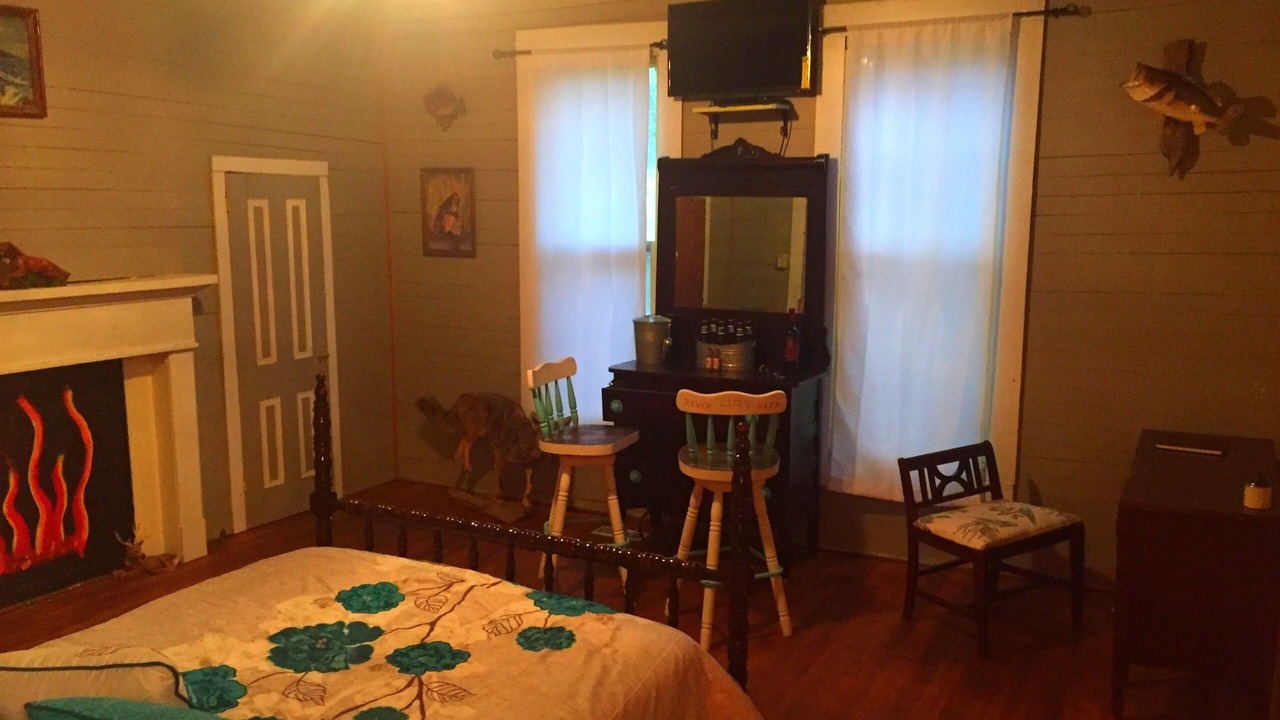 Photo of Bedroom in Elrod