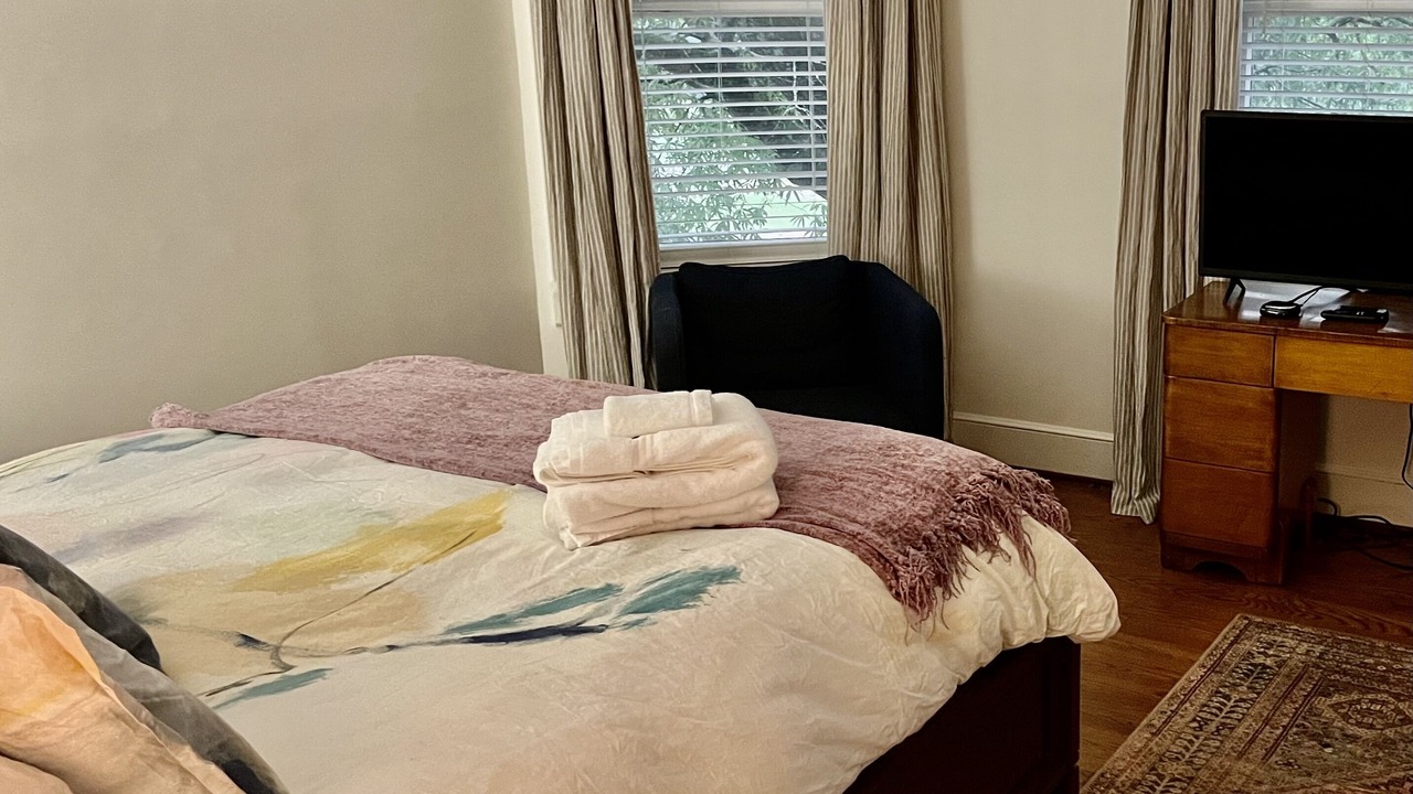 Photo of Bedroom in Forest Park
