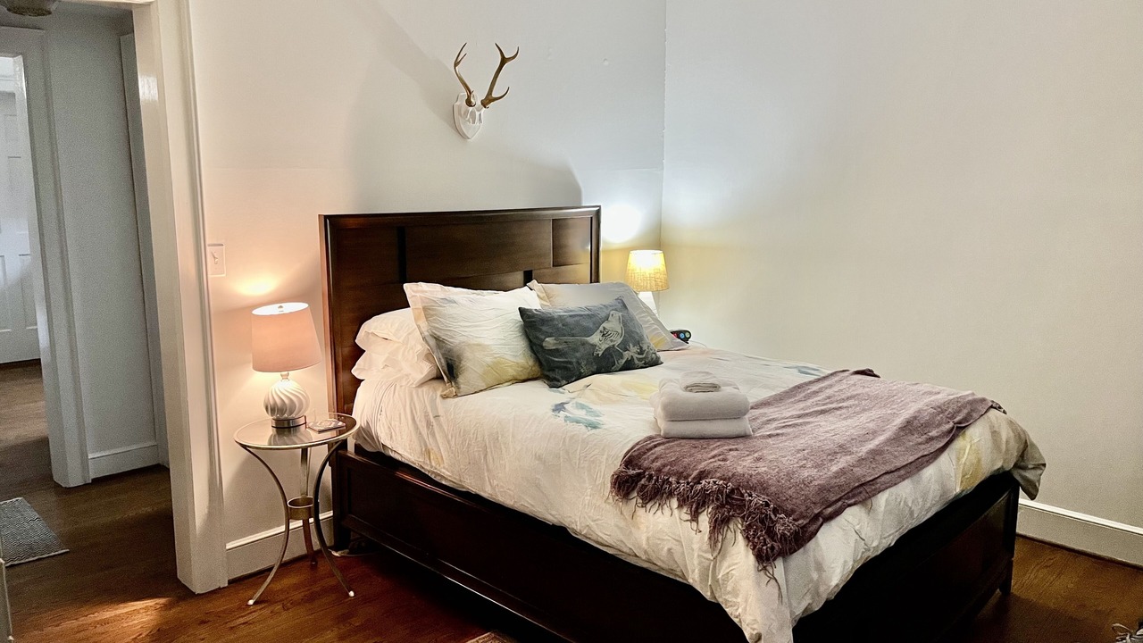 Photo of Bedroom in Forest Park