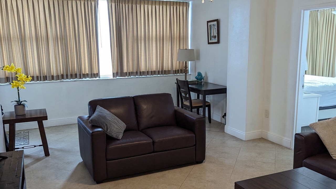Photo of Livingroom in Galt Mile